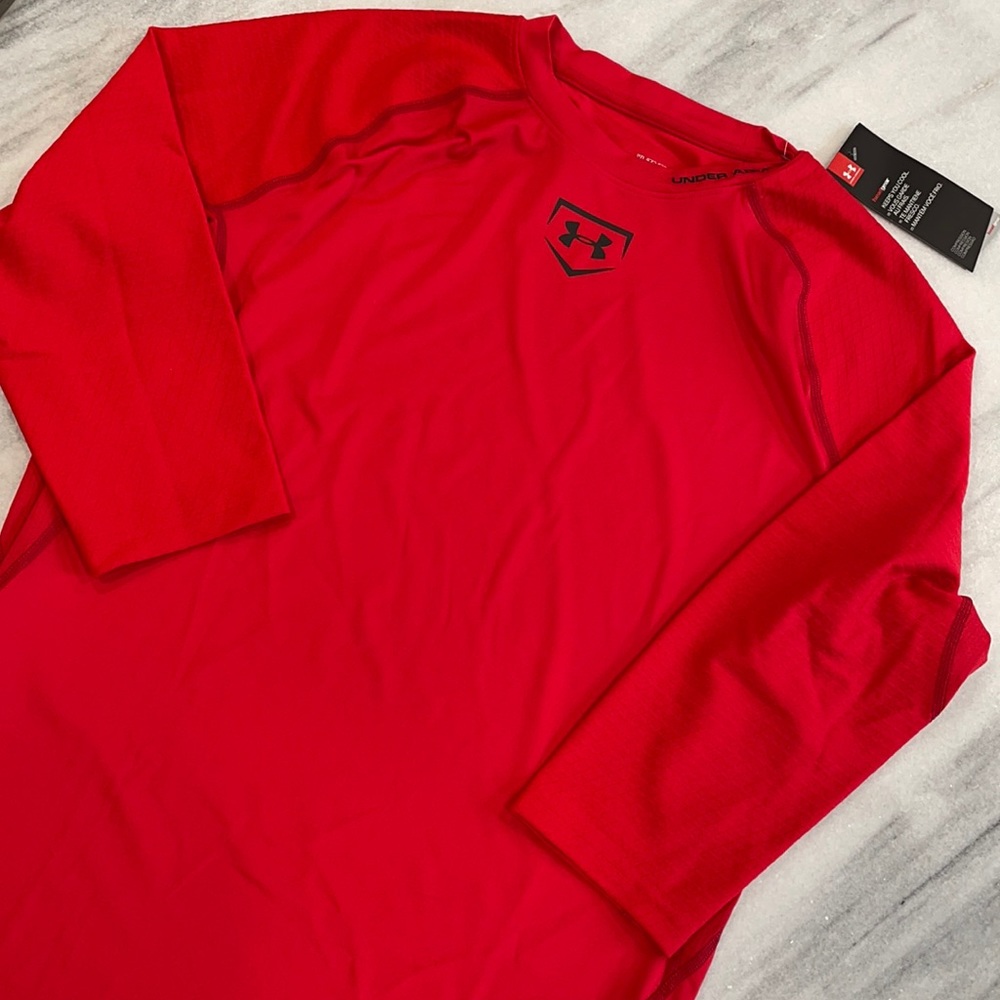 NWT Men’s compression tee with 3-4 length sleeves